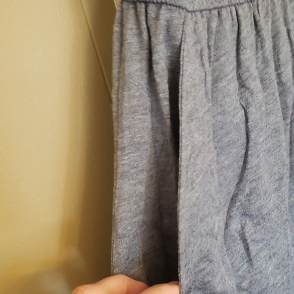 Dresses - Picture 2 of 3